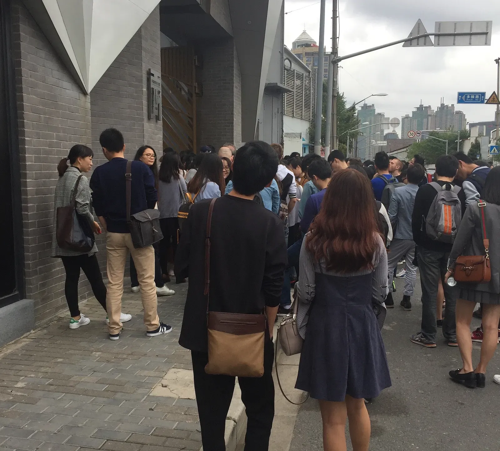 畫面中兩位後來被我搭訕變成了我的朋友